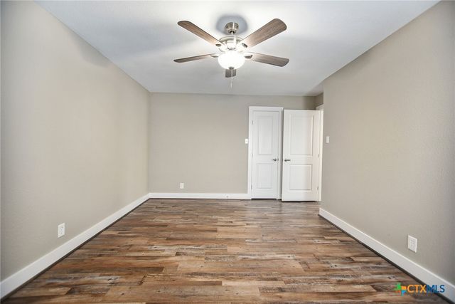 8 Las Brisas Place, Port Lavaca, TX 77979
