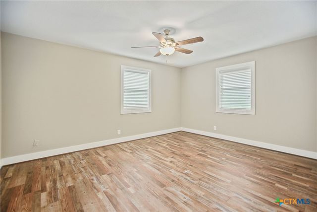 8 Las Brisas Place, Port Lavaca, TX 77979