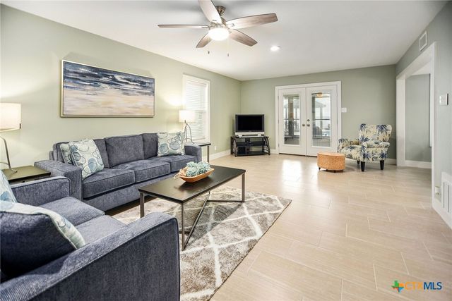 8 Las Brisas Place, Port Lavaca, TX 77979