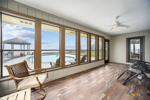 8 Las Brisas Place, Port Lavaca, TX 77979