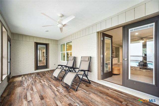 8 Las Brisas Place, Port Lavaca, TX 77979