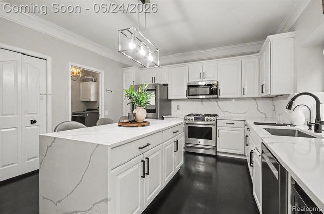 4575 Northridge Court, West Bloomfield, MI 48323