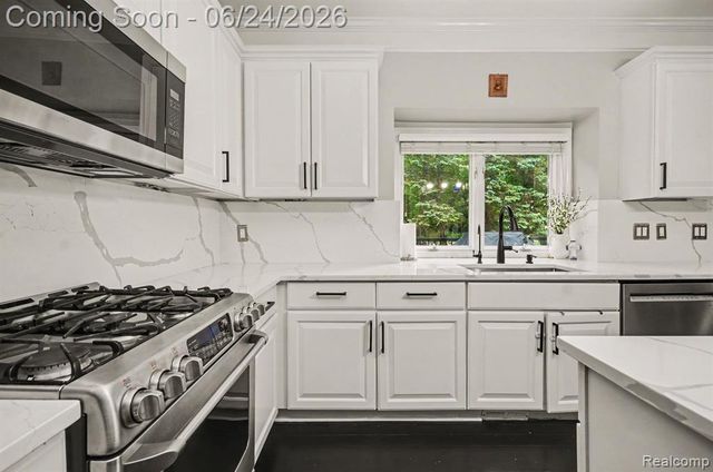 4575 Northridge Court, West Bloomfield, MI 48323