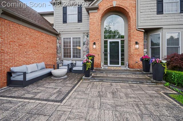 4575 Northridge Court, West Bloomfield, MI 48323