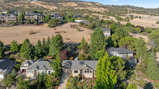 4773 Cloudcrest Drive, Medford, OR 97504
