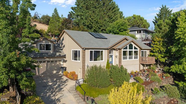 4773 Cloudcrest Drive, Medford, OR 97504