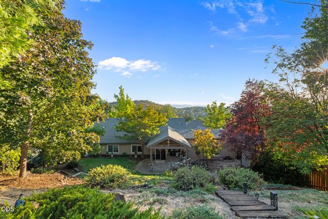 4773 Cloudcrest Drive, Medford, OR 97504