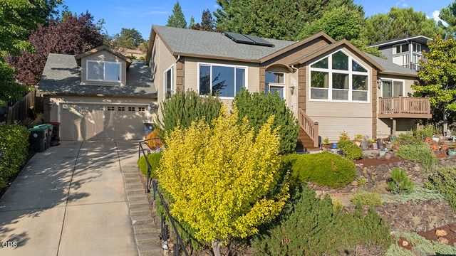 4773 Cloudcrest Drive, Medford, OR 97504