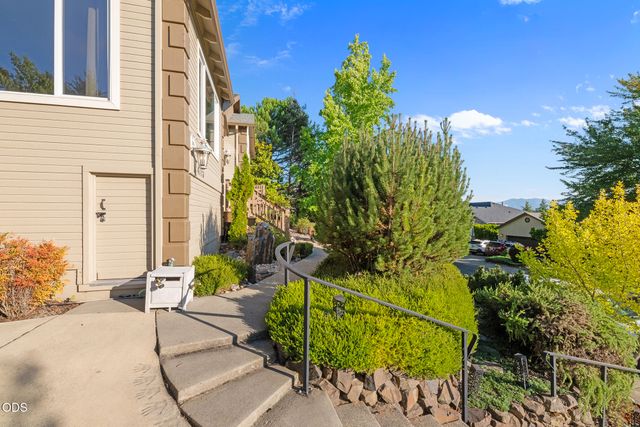 4773 Cloudcrest Drive, Medford, OR 97504