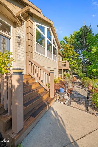 4773 Cloudcrest Drive, Medford, OR 97504
