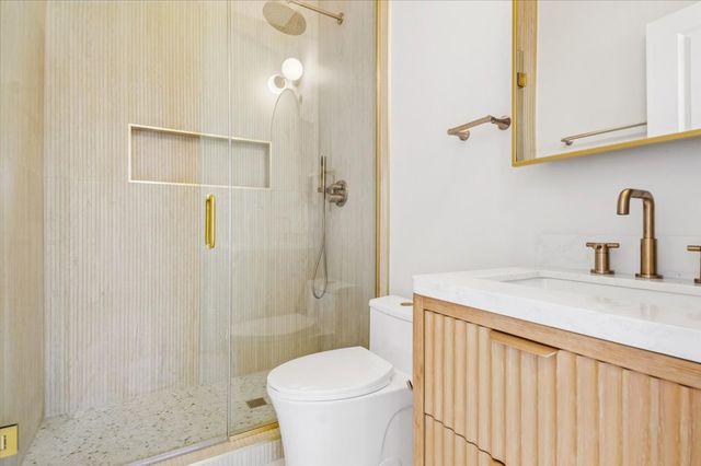 1351 W Balmoral Avenue 2, Chicago, IL 60640