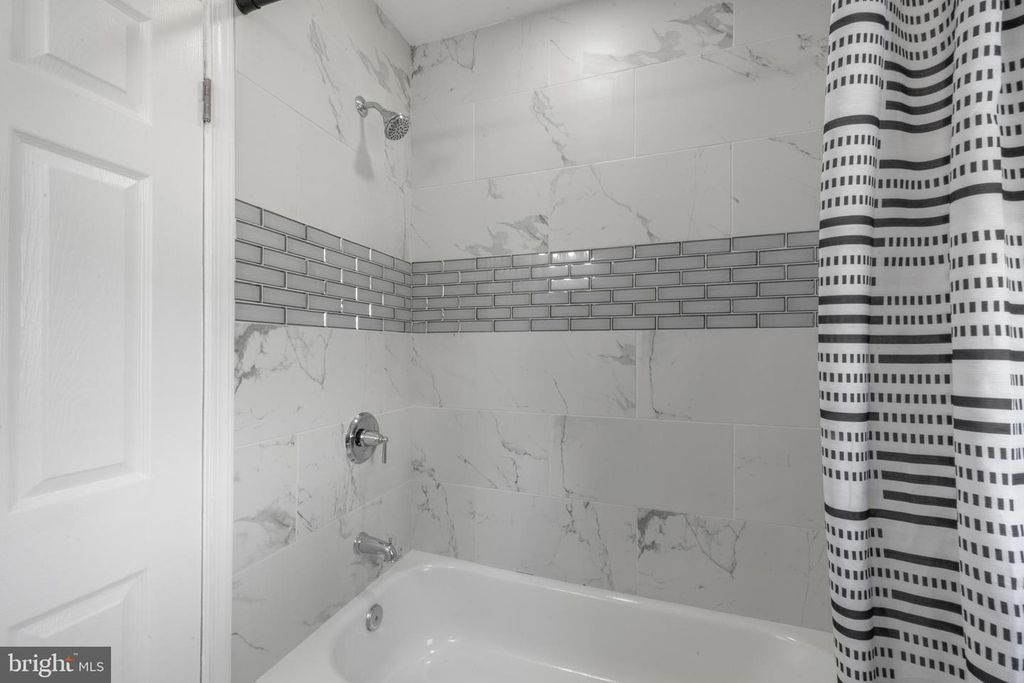 Image 16 of property listing at 6512 BROOK AVE, Baltimore, MD 21206