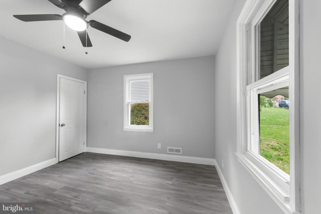 Image 21 of property listing at 6512 BROOK AVE, Baltimore, MD 21206