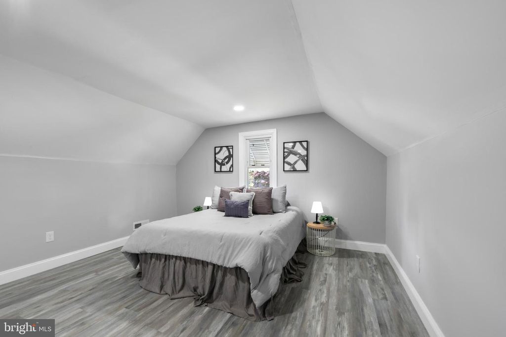 Image 26 of property listing at 6512 BROOK AVE, Baltimore, MD 21206