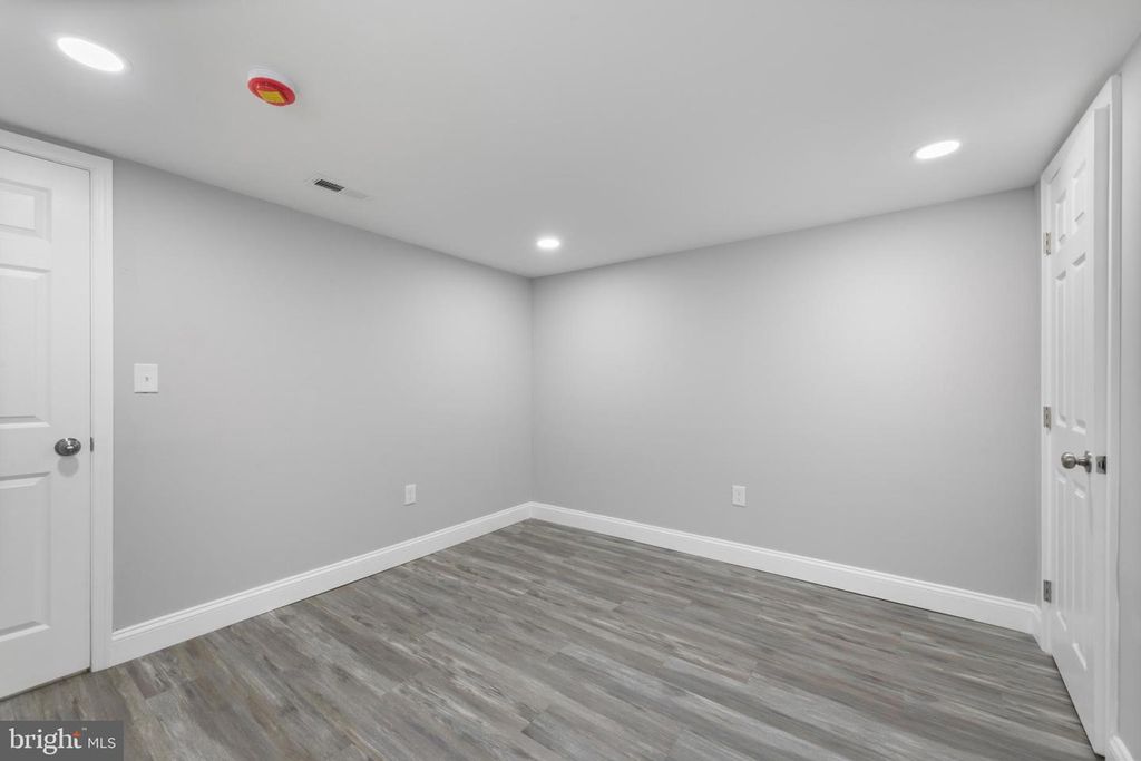 Image 31 of property listing at 6512 BROOK AVE, Baltimore, MD 21206