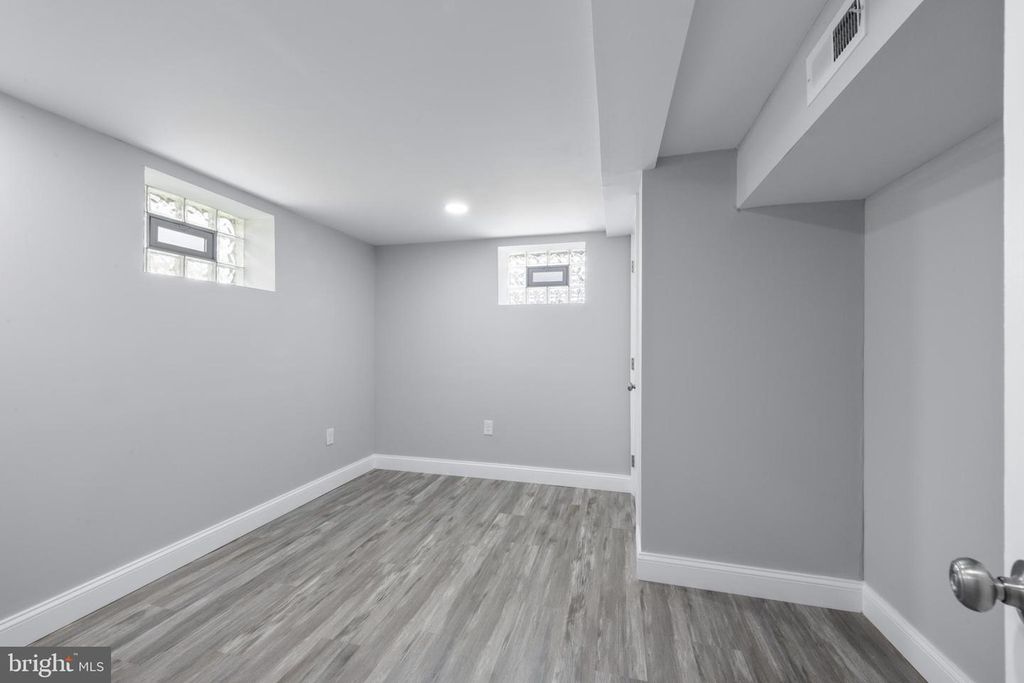 Image 32 of property listing at 6512 BROOK AVE, Baltimore, MD 21206