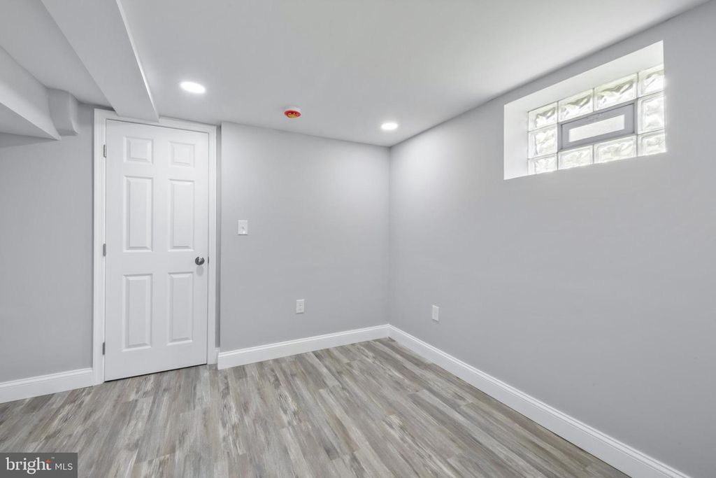 Image 33 of property listing at 6512 BROOK AVE, Baltimore, MD 21206