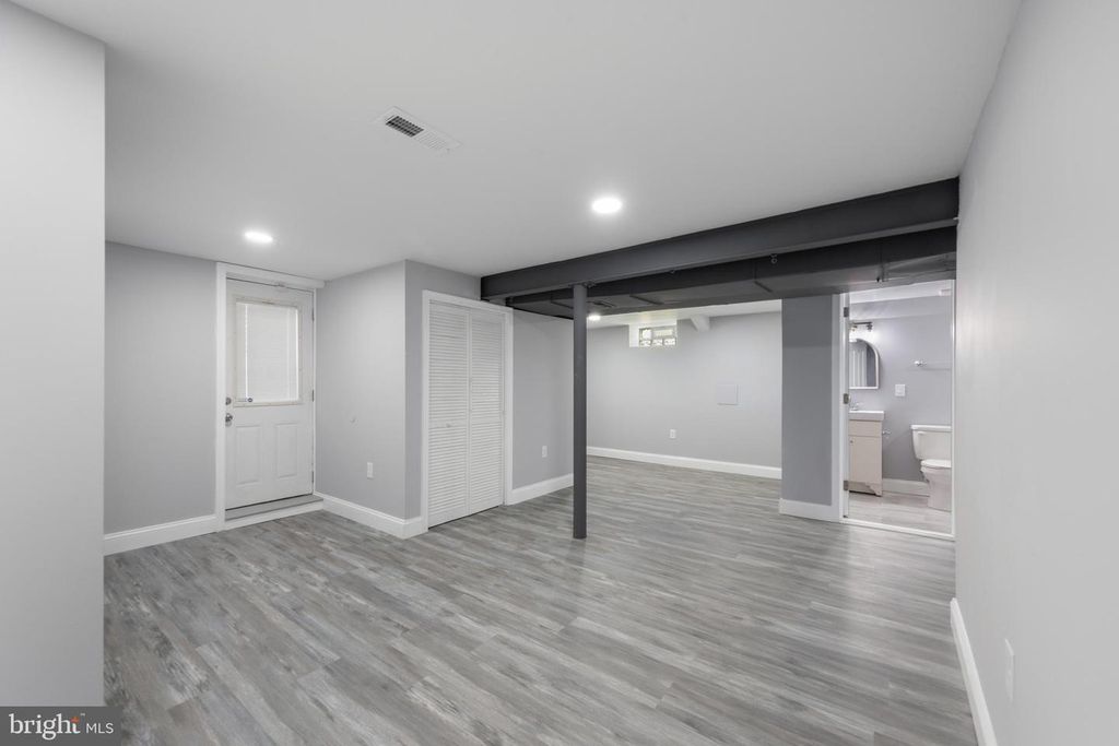 Image 36 of property listing at 6512 BROOK AVE, Baltimore, MD 21206