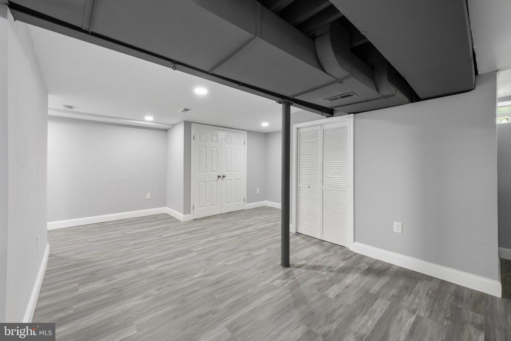Image 37 of property listing at 6512 BROOK AVE, Baltimore, MD 21206