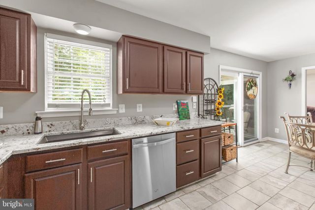 216 FAIRFAX LN, Locust Grove, VA 22508