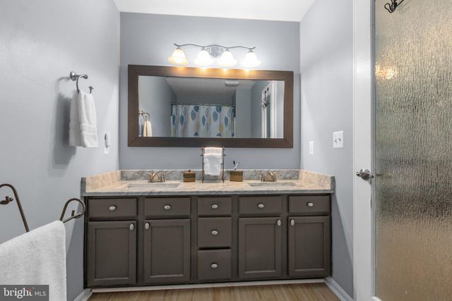216 FAIRFAX LN, Locust Grove, VA 22508