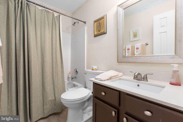216 FAIRFAX LN, Locust Grove, VA 22508