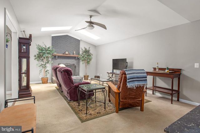 216 FAIRFAX LN, Locust Grove, VA 22508