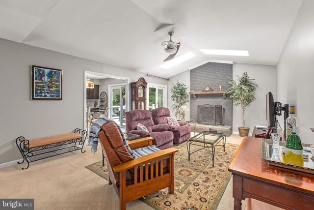 216 FAIRFAX LN, Locust Grove, VA 22508