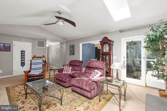 216 FAIRFAX LN, Locust Grove, VA 22508