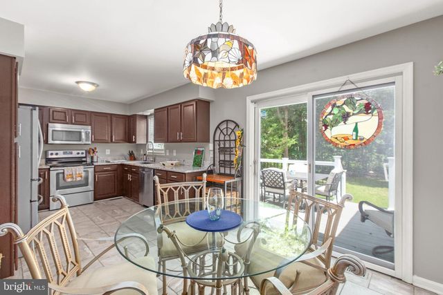 216 FAIRFAX LN, Locust Grove, VA 22508