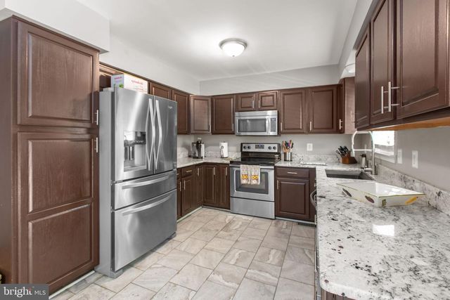 216 FAIRFAX LN, Locust Grove, VA 22508