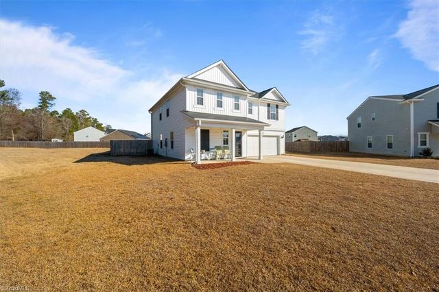 1705 Redbout Court, Hope Mills, NC 28348