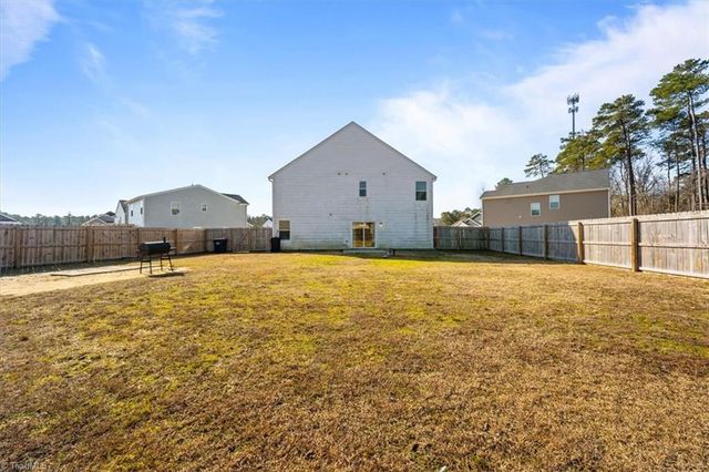 1705 Redbout Court, Hope Mills, NC 28348