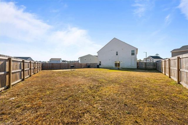 1705 Redbout Court, Hope Mills, NC 28348