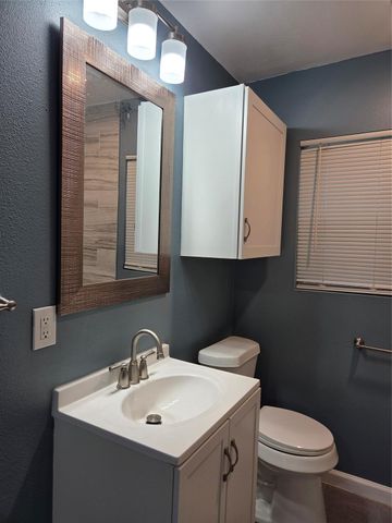 619 13th Street 2, Galveston, TX 77550