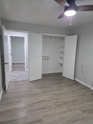 619 13th Street 2, Galveston, TX 77550