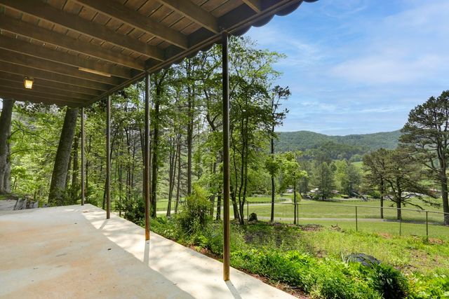 225 Richards Cove Drive, Hayesville, NC 28904