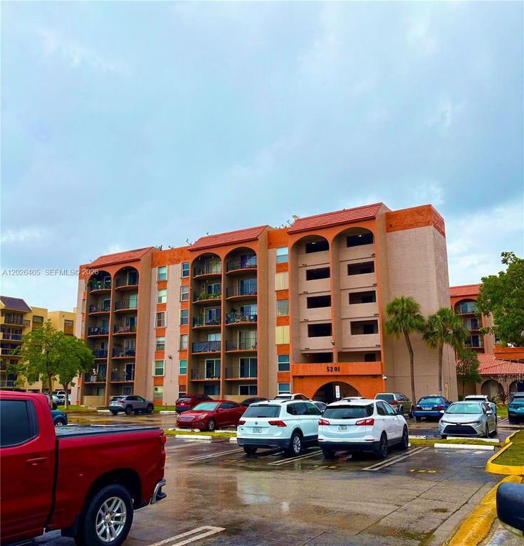 5201 NW 7th St 411, Miami, FL 33126