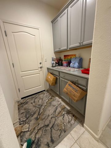 713 Betten St, Los Banos, CA 93635