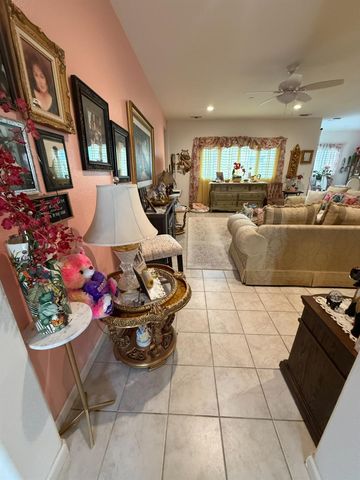 713 Betten St, Los Banos, CA 93635