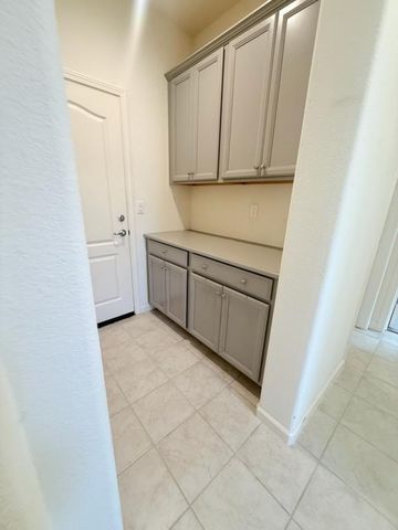 713 Betten St, Los Banos, CA 93635