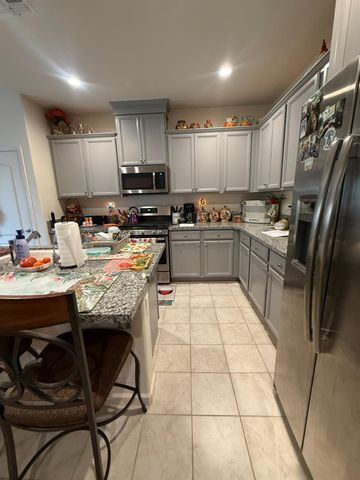 713 Betten St, Los Banos, CA 93635