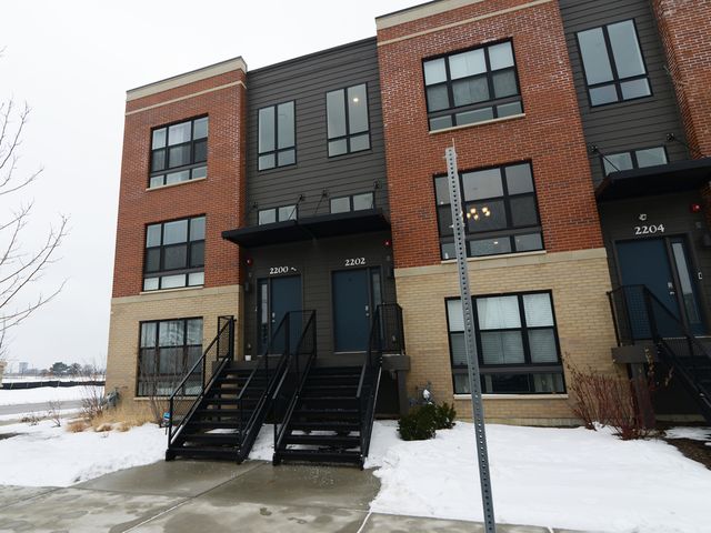 2202 Venture Drive, Schaumburg, IL 60173