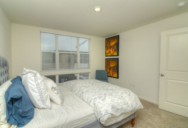 2202 Venture Drive, Schaumburg, IL 60173