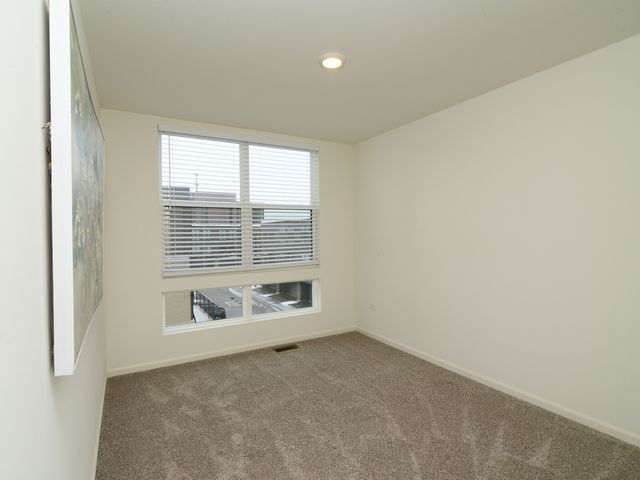 2202 Venture Drive, Schaumburg, IL 60173