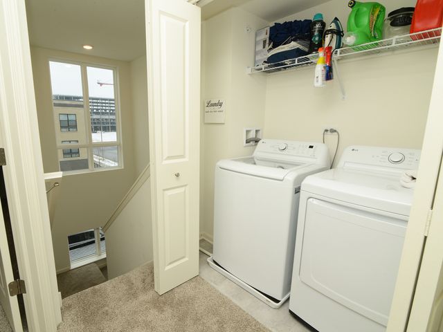 2202 Venture Drive, Schaumburg, IL 60173