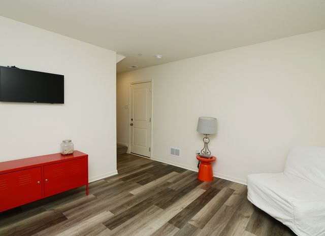 2202 Venture Drive, Schaumburg, IL 60173