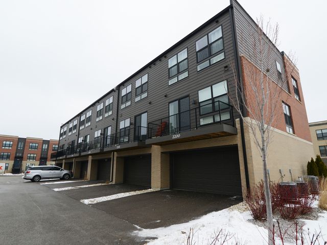 2202 Venture Drive, Schaumburg, IL 60173