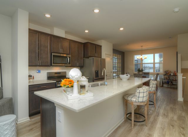 2202 Venture Drive, Schaumburg, IL 60173