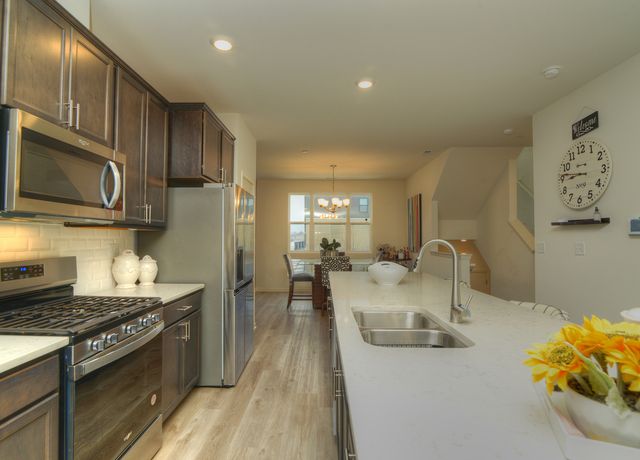 2202 Venture Drive, Schaumburg, IL 60173